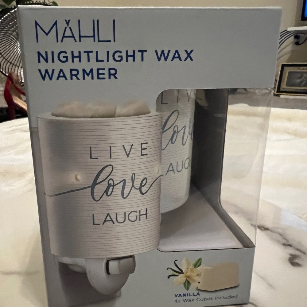 Mahli ‘Live, Love & Laugh’ Nightlight Wax Warmer: NIB